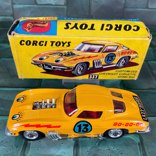 Corgi Toys - 337 - Customized Chevrolet Corvette Sting Ray