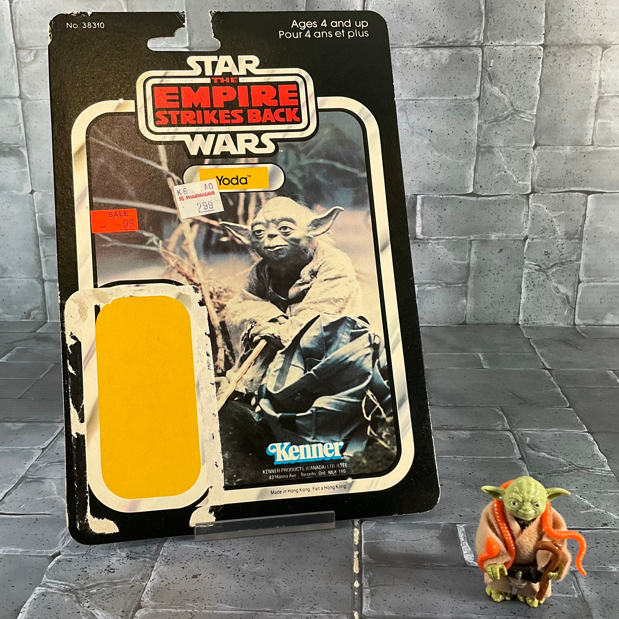 Vintage Kenner Star Wars - Yoda with Cardback