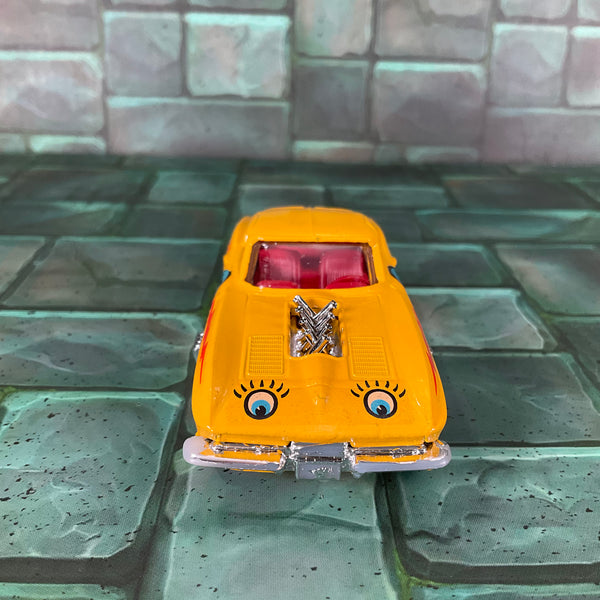 Corgi Toys - 337 - Customized Chevrolet Corvette Sting Ray